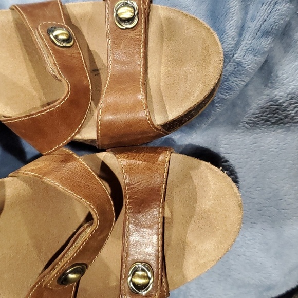 Dansko Savanah brown leather adjustable wedge sandals - Picture 14 of 14